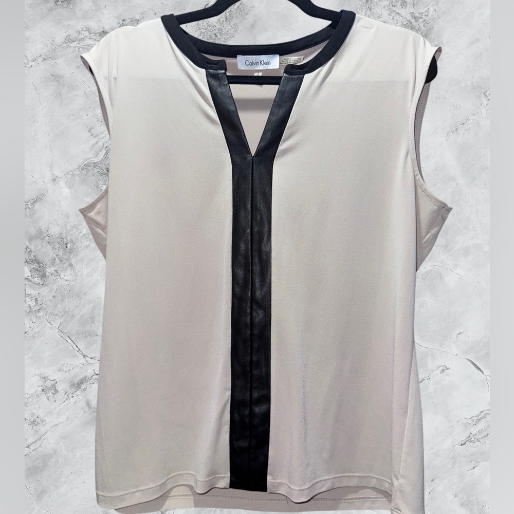 Calvin Klein Women's Cream and Black Blouse